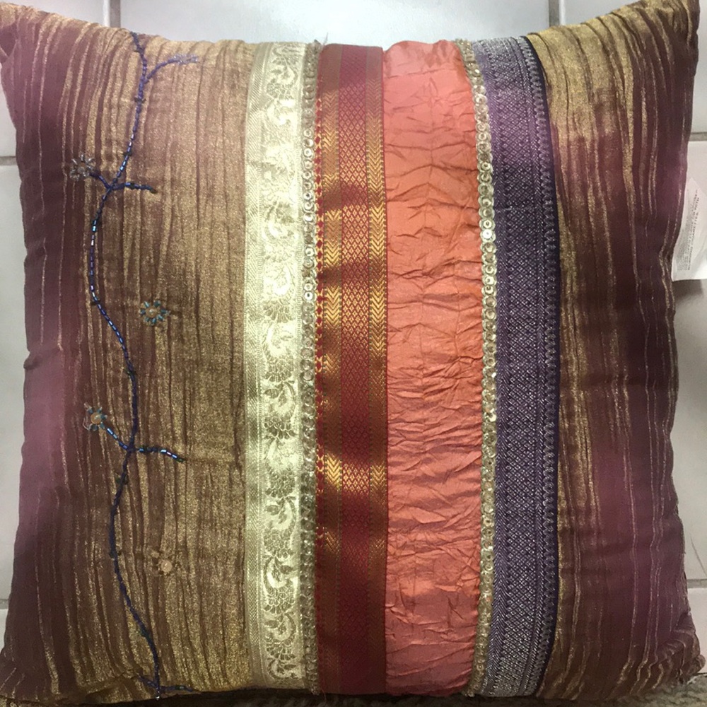 Accent pillow